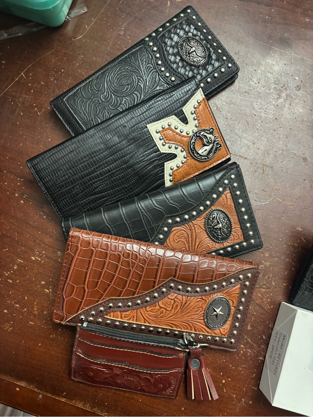 5 bundle wallet checkbook and a coin purse. Lone Star western cowboy horse star